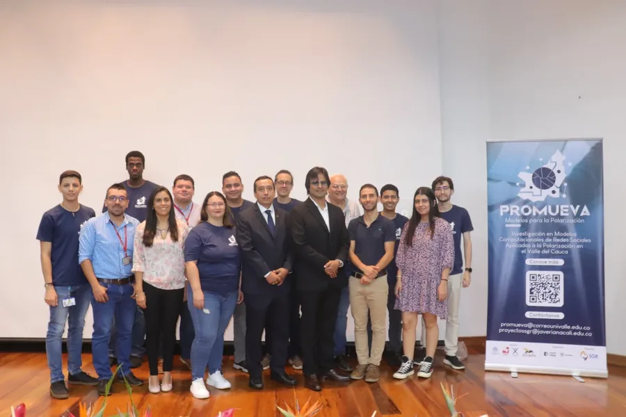 Equipo del proyecto PROMUEVA reunido durante una jornada de trabajo